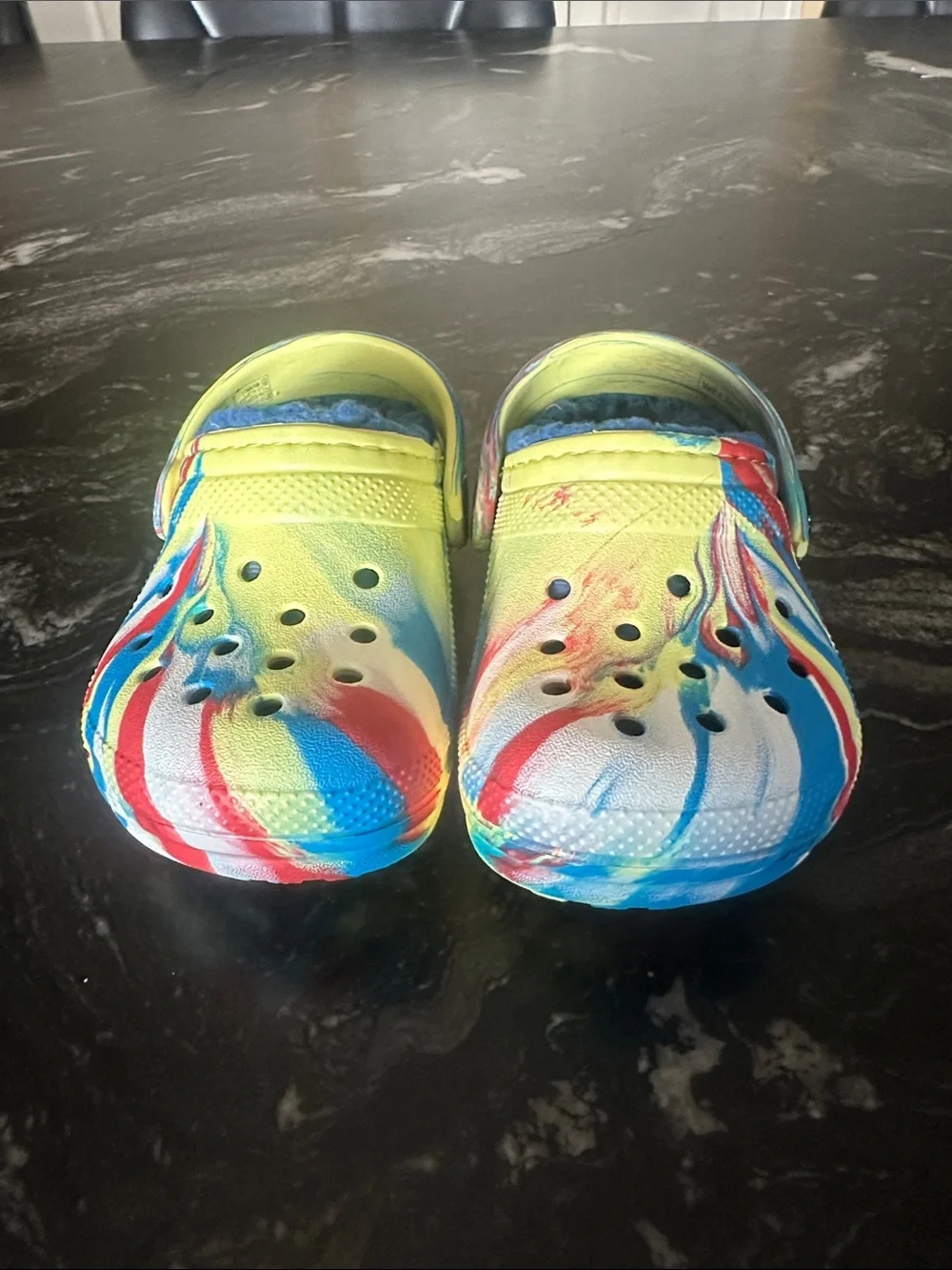CROCS Kids Tie-Dye Fleece-Lined Clog - Blue/Yellow/Red